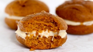 pumpkin spice recipes, including whoopie pies